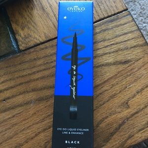 Eyeliner London Do Liquid Eyeliner.